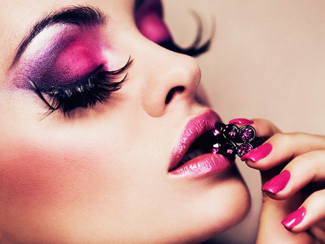 Make_Up_Wallpaper_Jxhy1_Wallpaper.jpg, 251 KB